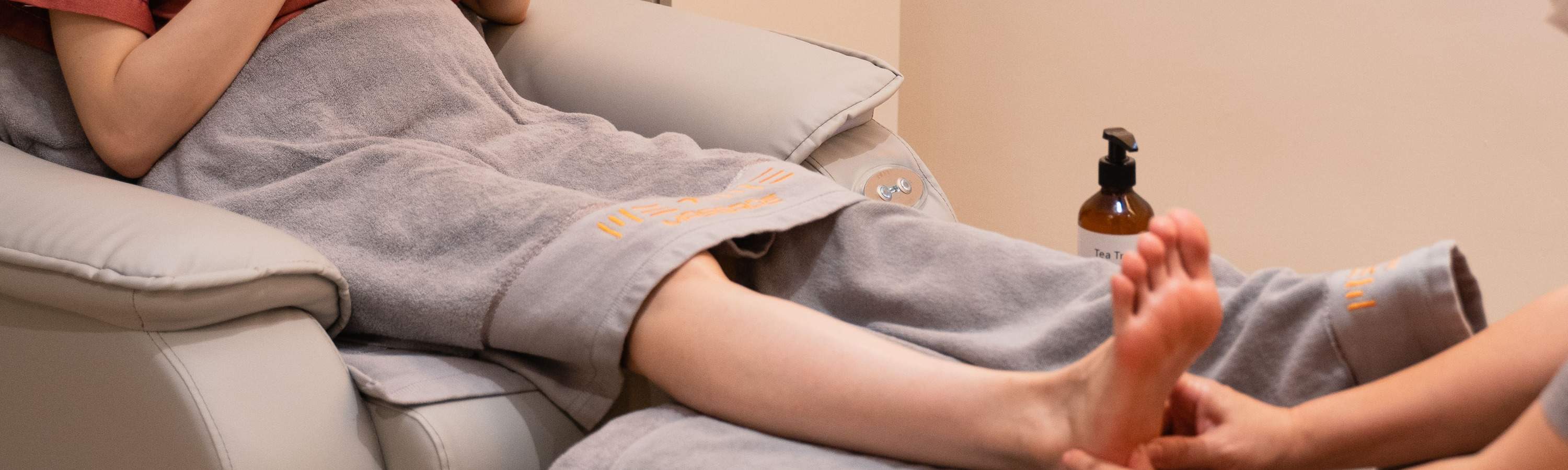 Me Time Massage, grande negozio di massaggi su due piani, Causeway Bay, Hong Kong spa. Massaggi a Hong Kong